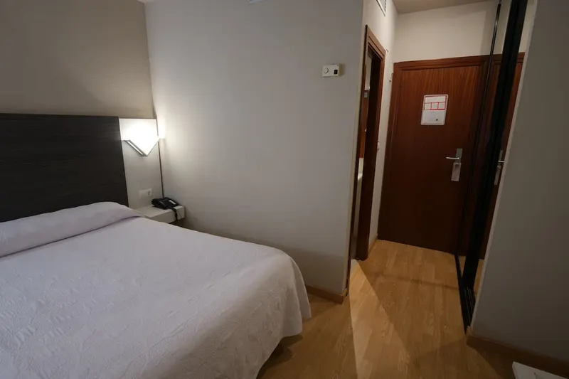 Habitación individual con escritorio